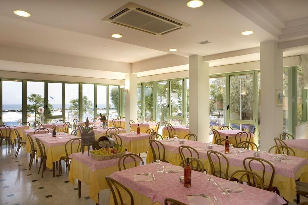 Hotel Palos Rimini Exterior photo